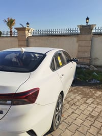 كي ثري موديل ٢٤ ماشيه ٢٥ لف بيه باب السايق مصبوغ والقماره صاير بيه خسف...