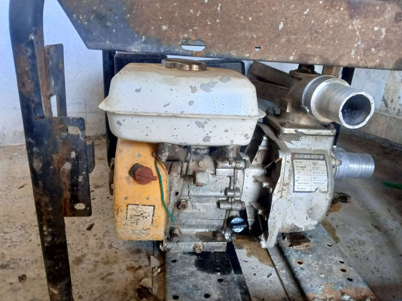 من رخصه الادمن محركين كمبريسر هواء جدد ممصلحات وروبن سمك وغربيه قفلهن ١٠٠بغداد حي  العامل شارع السكلات ***********
