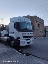 رينو للبيع رقم بغداد  موديل 95 سياره كأسره رنك بس تمشي ما بيهه اي شكال...