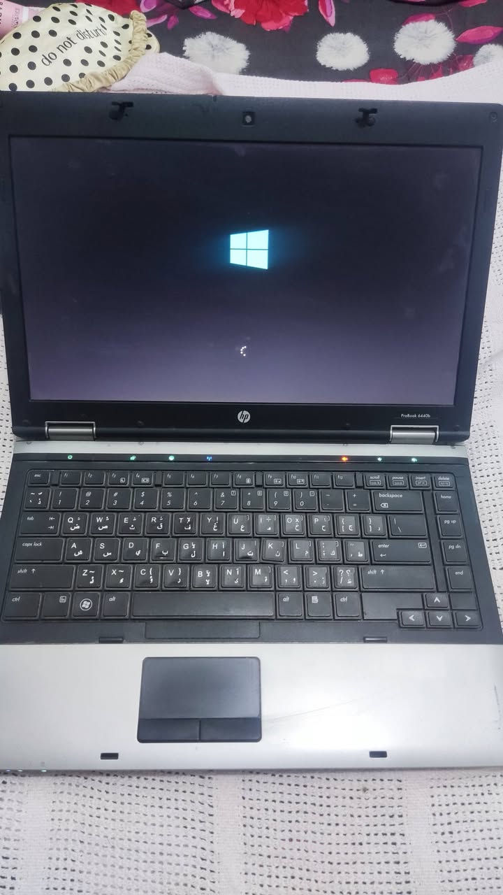 لابتوب للبيع يستخدم للدراسة و البرامج الهندسية 
مواصفات داخل الصور
للتواصل ***********
