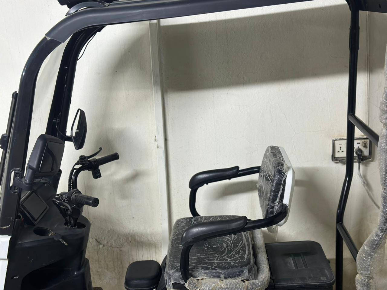 السلام عليكم دراجة شحن للبيع الله شاهد مرتين مستخدمة وصاحبها يريد يبيعها مستعجل ع البيع وصاحبها مشتريها بمليون و800 ويريدها بمليون ونص وبيهة مجال للشراي مكان الديوانية 
الرقم /***********
