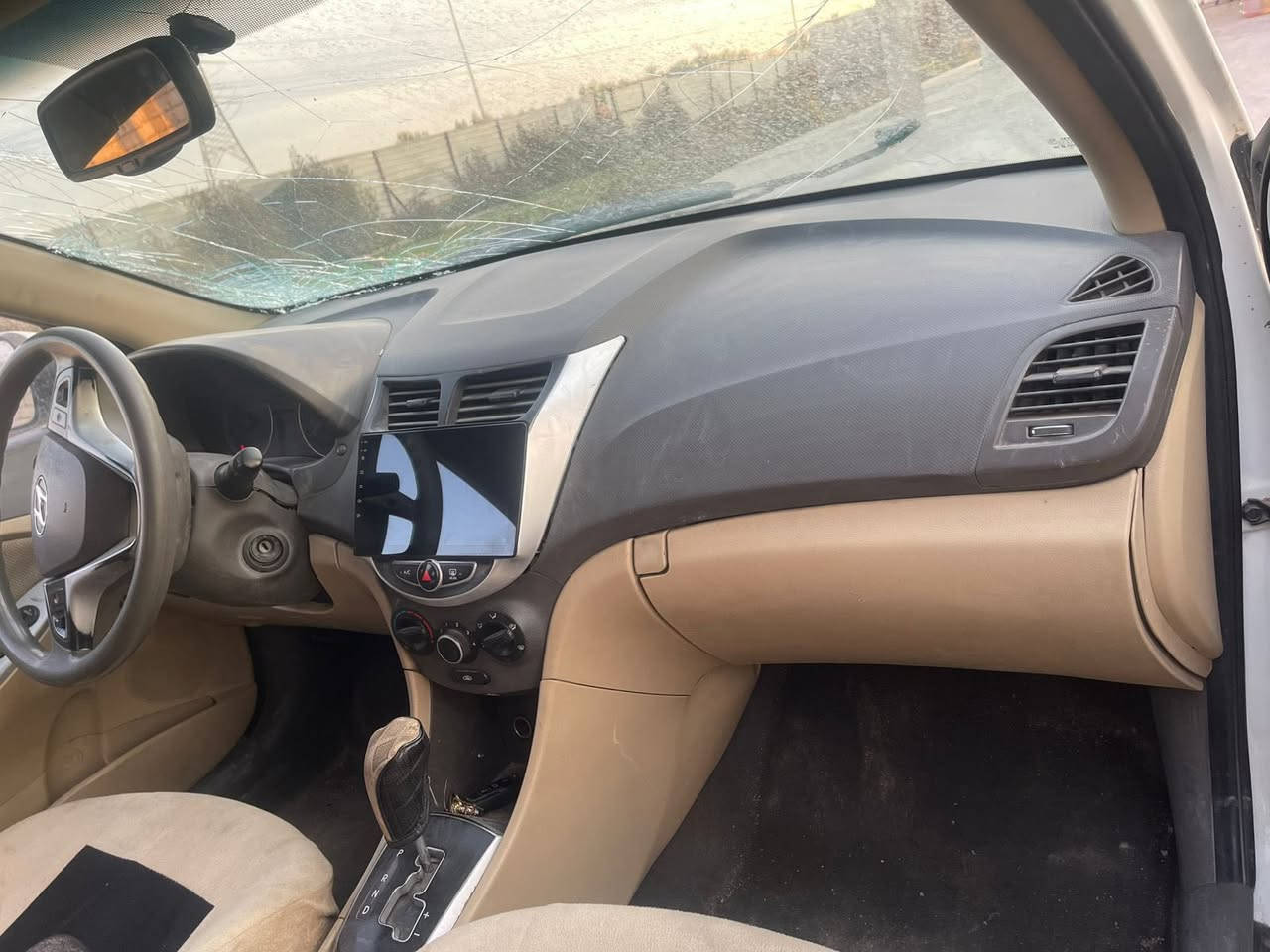 اكسنت خليجي ٢٠١٣ السعر ٦٨ بيه مجال قليل بسمي سنويه ٢٠٣١ هزه ما صاقطه رقم دولي بيه حادث تباع على حادثه شغاله وتمشي مكفوله سابقاً لا لغد ولا شاصي ولا حوض جنطه داخل جديد بيه نواقص بسيطه مكان بغداد التاجي بيع فقط اخوان ما أجاوب خاص اتصل ودلل هاتف 
***********
***********
