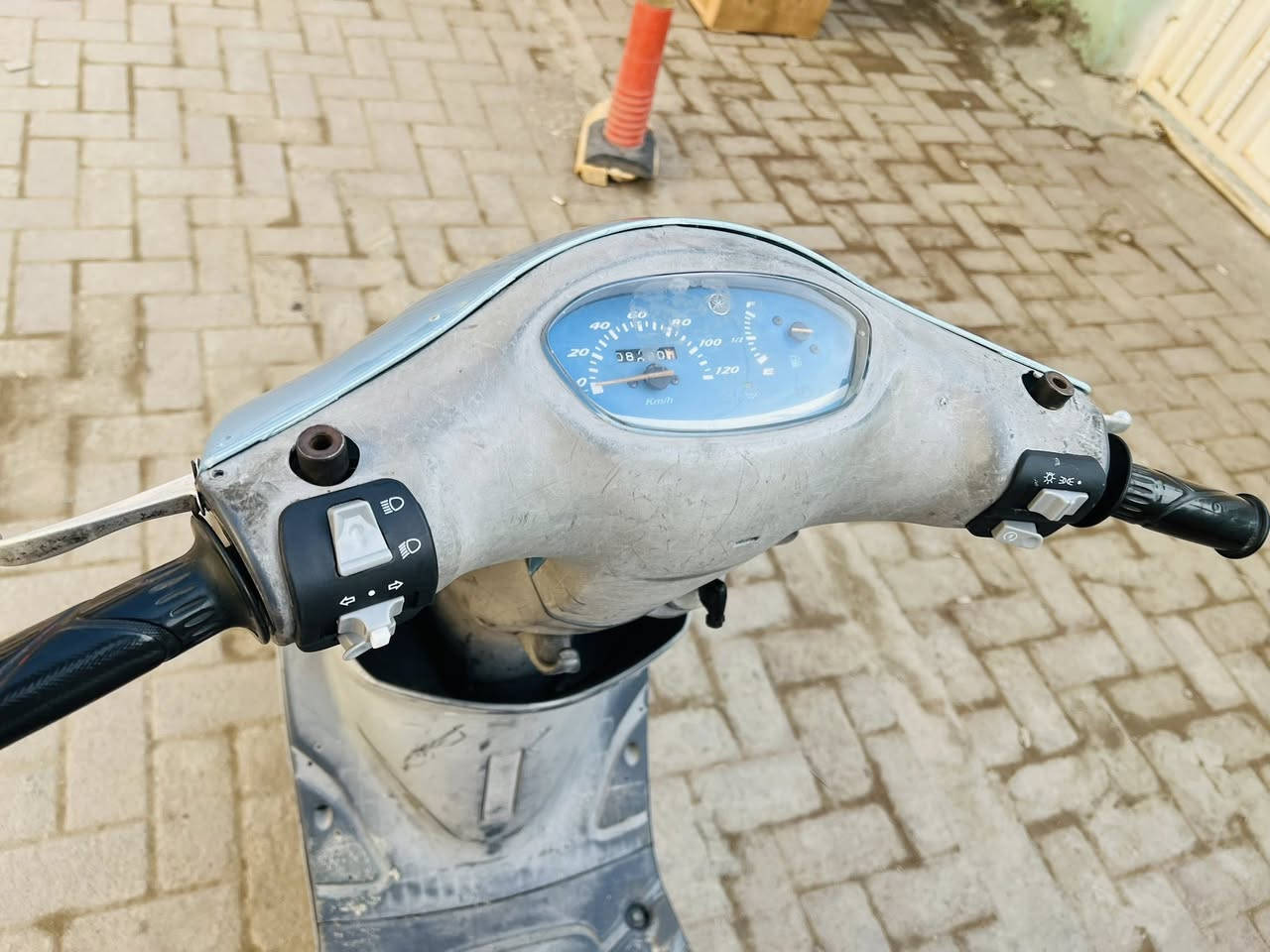 دراجة ماكس منغولي للبيع
دراجة جاهزه وحلوه ونضيفه وكلها شغالة مامفتوحة افحص وين ميعجبك لا دخان ولا نضوح  كابريته اصليه سلف اصلي
مكينة ناعمة ونكره سلف 
دبلات بريكات كلها شغال
دراجة سعرها 650 الف قفل
ديوانية
***********
