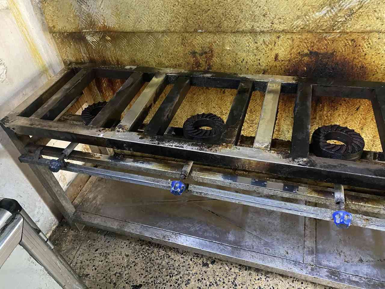 طباخ سل ستيل ٥ عيون
شغال طباخ 

طول ٢٥٠

عرض ٥٠

للتواصل ***********
