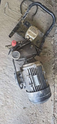 للبيع فاره ضغط عالي ٣ بستم ثري فيز للاتصال  07732289490