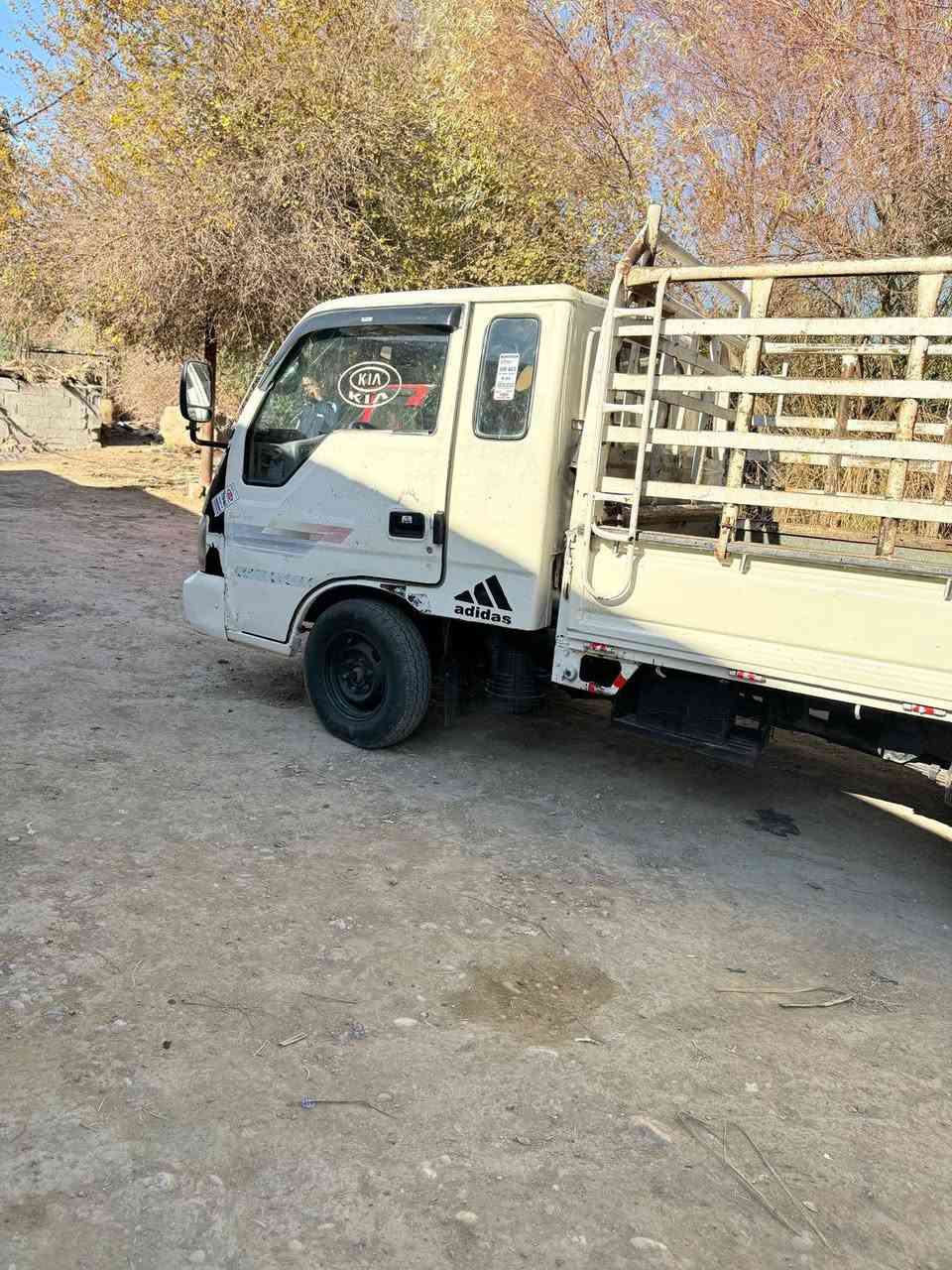 كيا منغولي جاهزة بحال جيدة  محرك اكسل صدر كهربائيات كله شرط السيارة بدون ارقام ا  سعر ٣٣ ورقة وبيها مجال للاستفسار الاتصال على الرقم  ***********
