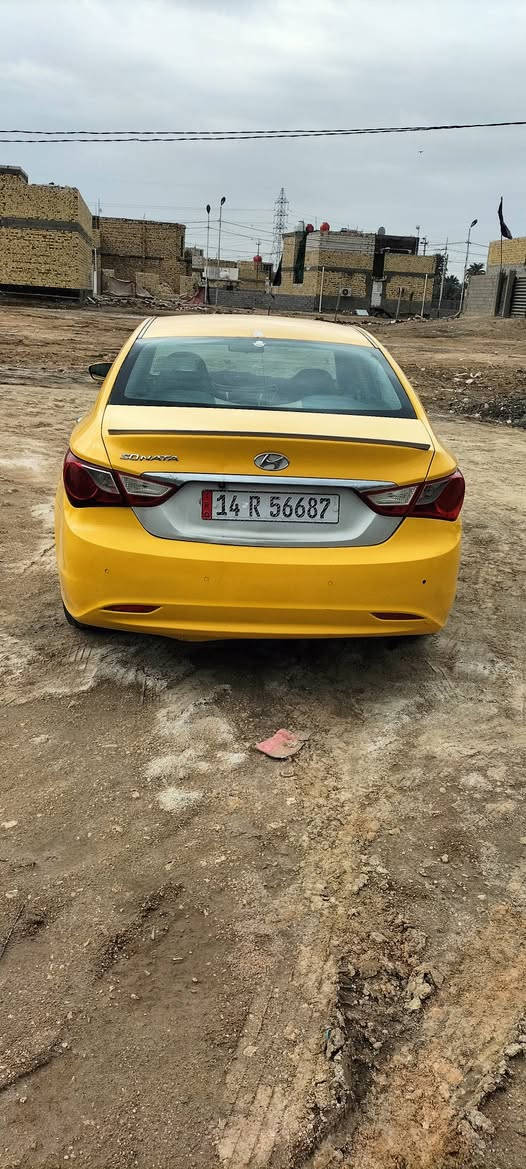 سوناتا موديل 2011 وارد كوري السيارة جاهزة بيه ضربة يم قبق البنزين السيارة مالكه بابل سنوية وهزة لل2030 غرامات وهيئة مصفرة السعر 75 قفل المكان ديوانية غير متواجد على الفيس الاتصال على ***********
