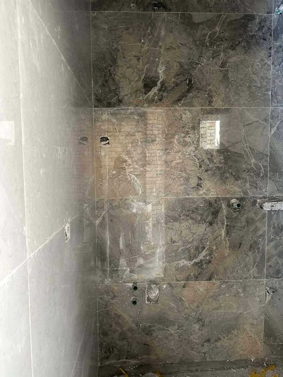 السلام عليكم محمد خلفا سيراميك جدران وارضيه وكاشي بورسلين مصري ومعي كادر متفرغ حاليا شغل درجة اولى ليزر جبنان صلايب تسليم مهندس *********** بي واتساب
