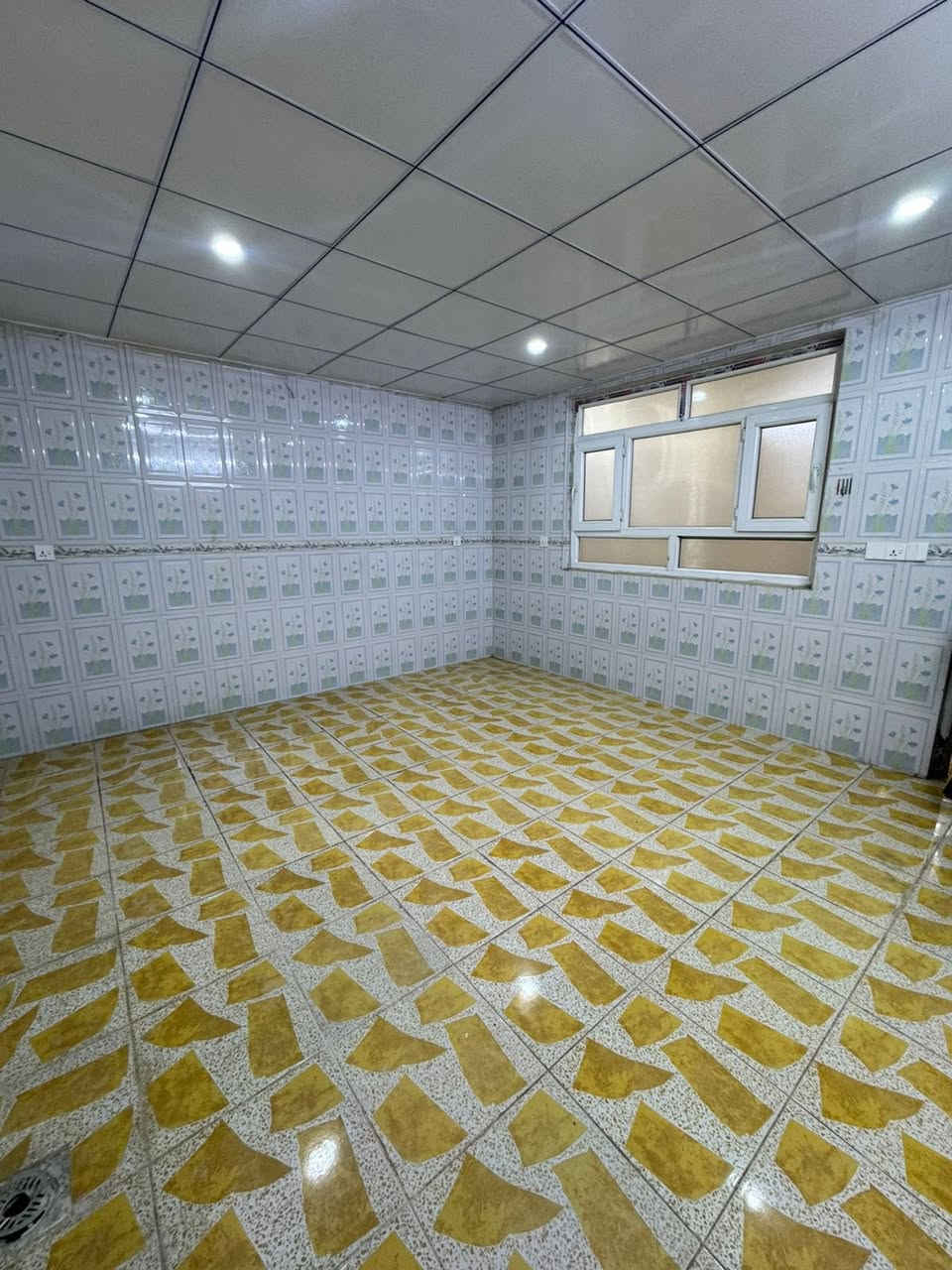 منزل للبيع في حي  #هفالان  ‏(مركز المدينة  اربيل) 
 خانوو بۆ فرۆشتن لەگەرەکی  #هەڤاڵان   
مساحة:- 100متر
  يتكون من :-
 مطبخ 
هول
 صحيات 
3 غرف نوم
البيت #طابو يسجل بأسم اي شخص يحمل الجنسية العراقية 
‏📍موقع البيت:-هفالان قريب عل جامع سيد طيب بقال 🕌
  —————————————
‏ للاستفسار 
كورك ***********📞
اسيا ***********📞
—————————————
📍موقع عقارات جميل:- اربيل هفالان خلف مطعم باب الحارة 
 https://maps.google.com/?q=36.194012,44.049461
—————————————
