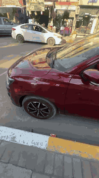 سازوكي دزاير هايبرد ٢٠٢٦
ماشيه ٩٠٠٠ 
السياره حره 
بصمتين
شاشه كار بلي 
حساسات بك خلفي 
سياره كله بلاد 

سياره للبيع او المراوس 
بيع ب١٦٠ وبيه مجال 
 
مكان السياره بغداد البنوك 
***********
