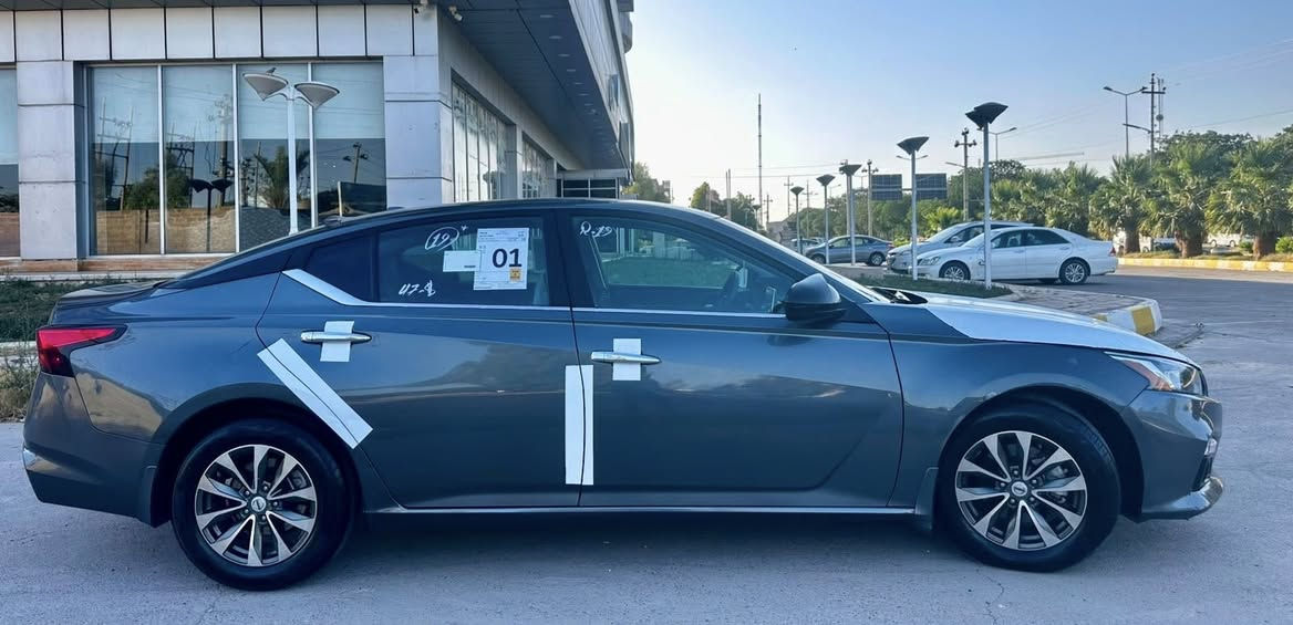 للبيع التيما S
السعر 125بيها مجال
سيارة كلين بدون صبغ
***********
موديل 2019
الون نفطي
بصمة ابواب
بصمة تشغيل
بصمة صندوك
كاميرة خلفيه 
تثبيت سرعه 
شاشه لمس 
شاشه جبيرة
رادار 360 درجة 
كاميرا خلفي 
ويل جديد 
تايرات جديد 
ماشيه 100
لايتات زنون بلادي 
كير مكينه بشرط 
رقم سنويه جديد تحويل ثاني يوم 
مكان السياره ديالى خانقين
