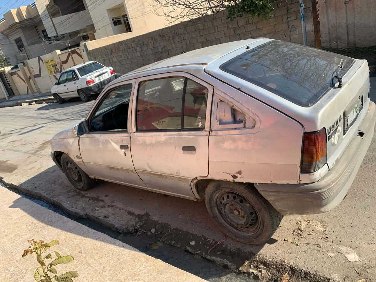 كاديت للبيع محرك كير شرط 
رقم نينوى اخضر شرط التحويل السعر 10 وبيها مجال
مكان السياره موصل الأيسر 
‏‪***********‬‏
