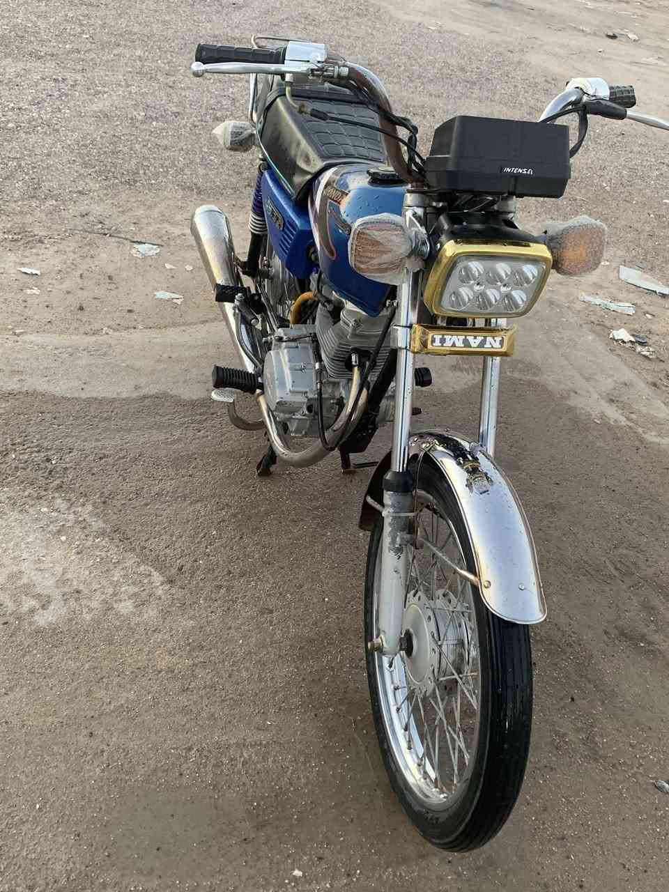 سلام عليكم دراجه إيراني
مكينه مكفوله 
كهربايته كله شغاله من طول الطول 
سعره 600 وبيه مجاله الشراي***********
