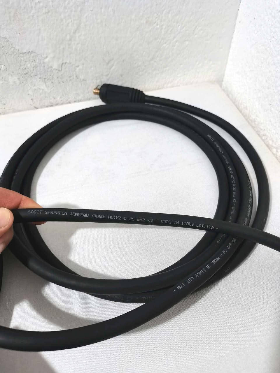 للبيع كيبلات الحيم صناعة إيطاليا 🇮🇹

نحاس مئة بالمئة فائق المرونة

طول الواحد ٤مثر الطول الكلي ٨متر

قياس 25mm2 ملم 

مكاني البصرة القرنة *********** القرنة, البصرة
