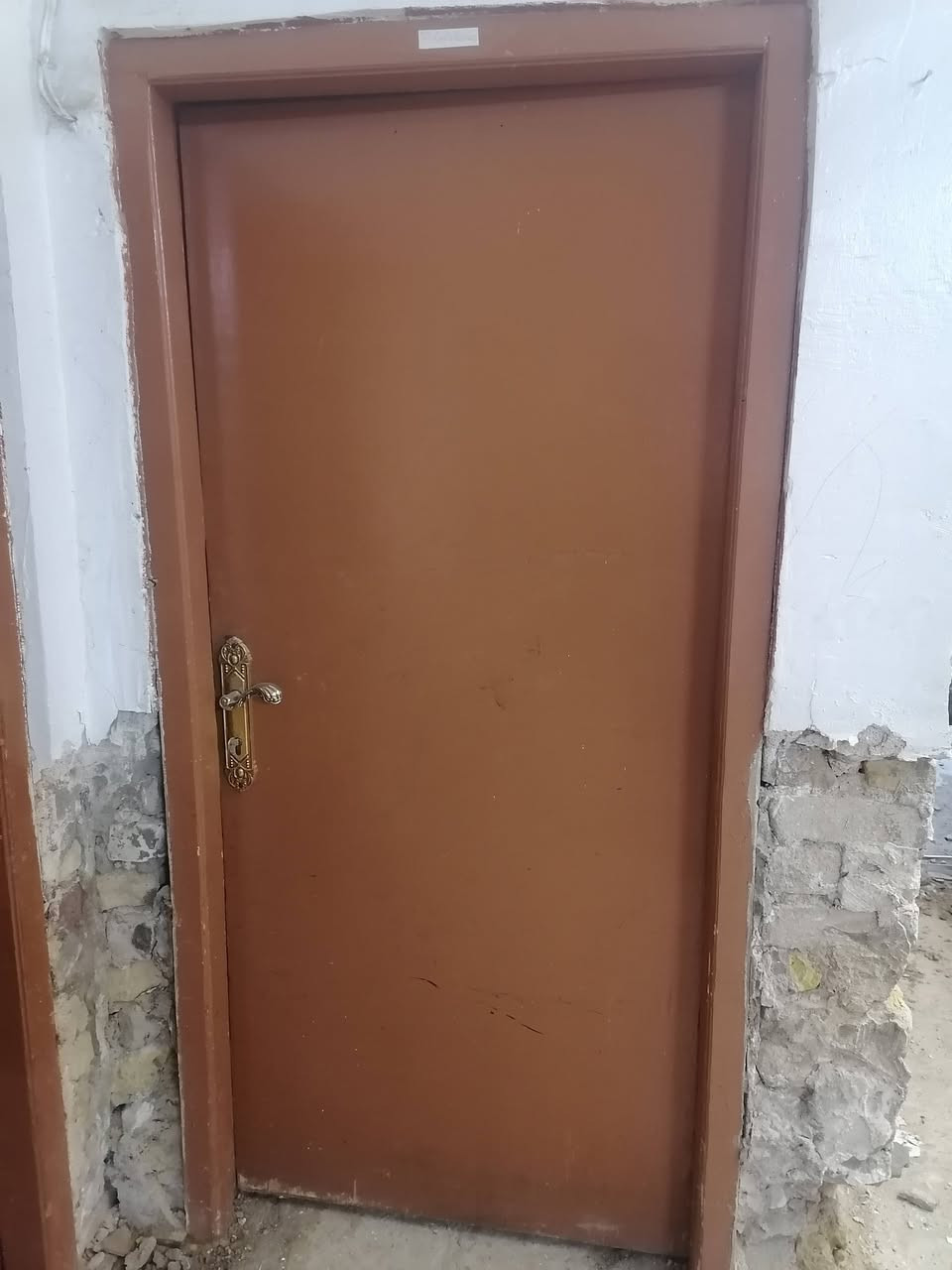 بيبان خشب صاج عدد ٣ للبيع نظيفات وباب استقبال دفتريه وبيبان بي بي سي عدد ٣ وشبابيك عدد٣ للاستفسار الاتصال ع ***********
