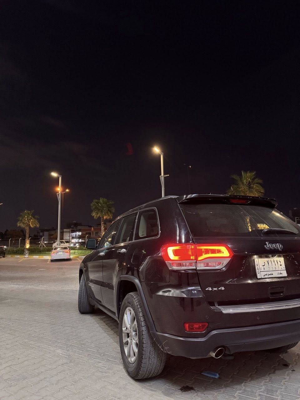 سلام عليكم 
جيب لمتد 2014 خليجي
سياره فول موصفات 
موصفات لمتد معرفه
سياره 3قطع فقط 
عليه عدسات لايت 
ماشية 200000km
لاتصال ***********

