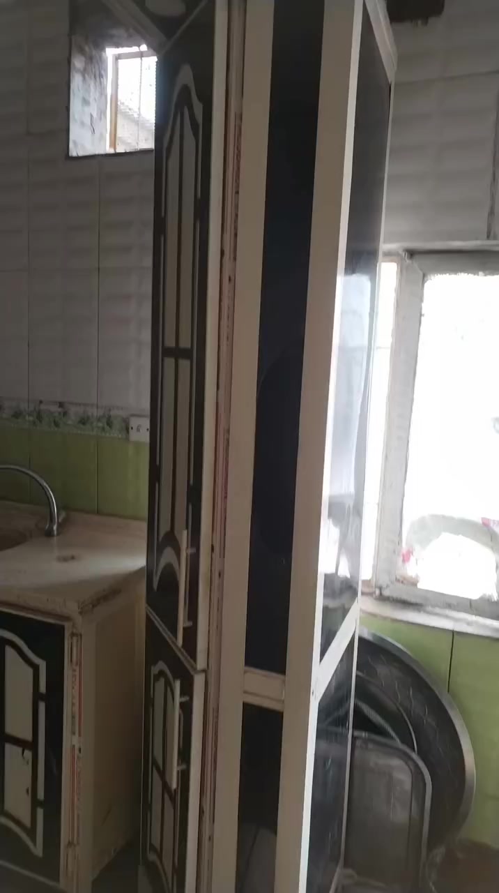 سلام عليكم
متاح كاونتر دسكام شغل درجه اوله صار عليه مليونين و٤٠٠بس شويه يحتاجله صيانه قفله من لخير ٩٠٠ لشراي يخابر وا يدخل خاص مكاني طوريج لجمعيه
ملاحضه لكبر مالته ١٥ او ١٤ متر
***********
