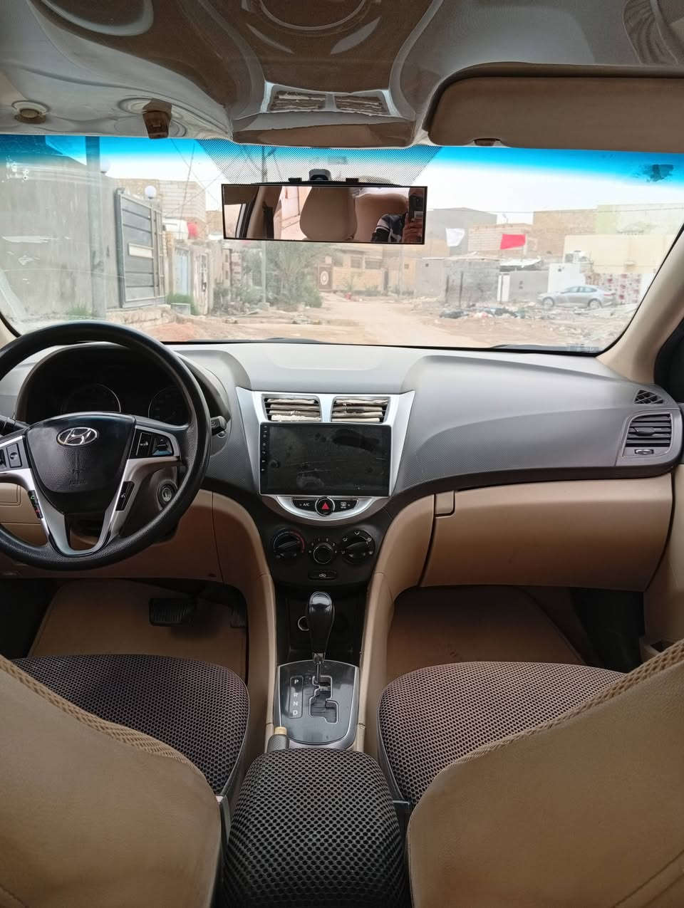 السلام عليكم اكسنت 2013 للبيع مداور ثاني يوم هيئه وغرامات مصفره مكان الديوانيه جاهزه السياره ناقصها شيء بسيط رقم الهاتف ***********
