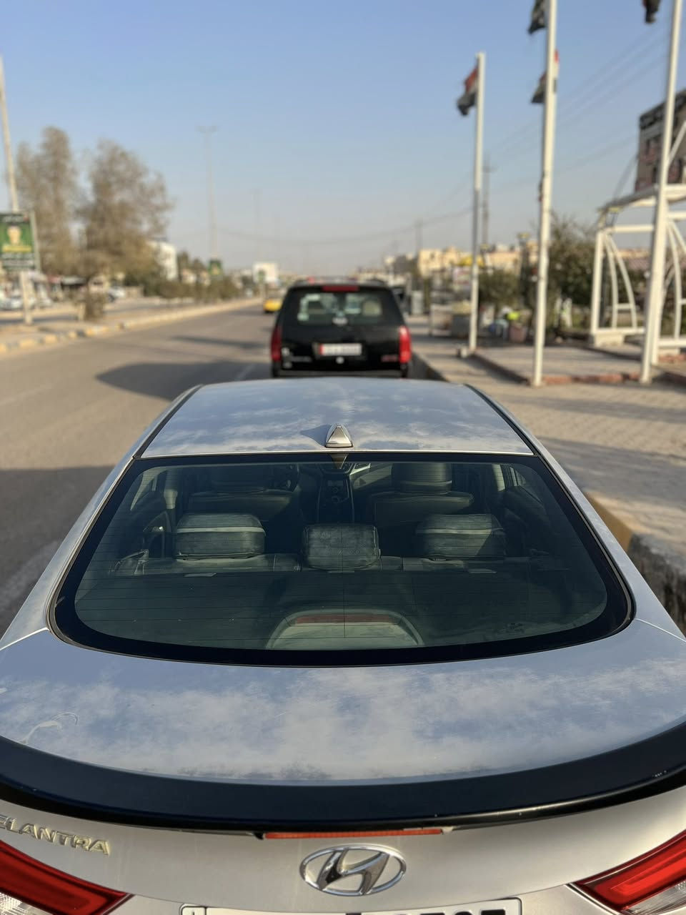 النترا 2016وارد امريكي بيها صفحه السايق مصبوغه بدون دواخل والقماره وقبق الجنطه جردن كلشي موضوح بالصوره ومكينتها بيها صوت السياره ب 78 وبها مجال ***********
