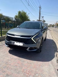سبورتج موديل ٢٣ فول مواصفات عدا البانوراما ماشيه ٤٢ كيلو  حادثها ٣ قطع...