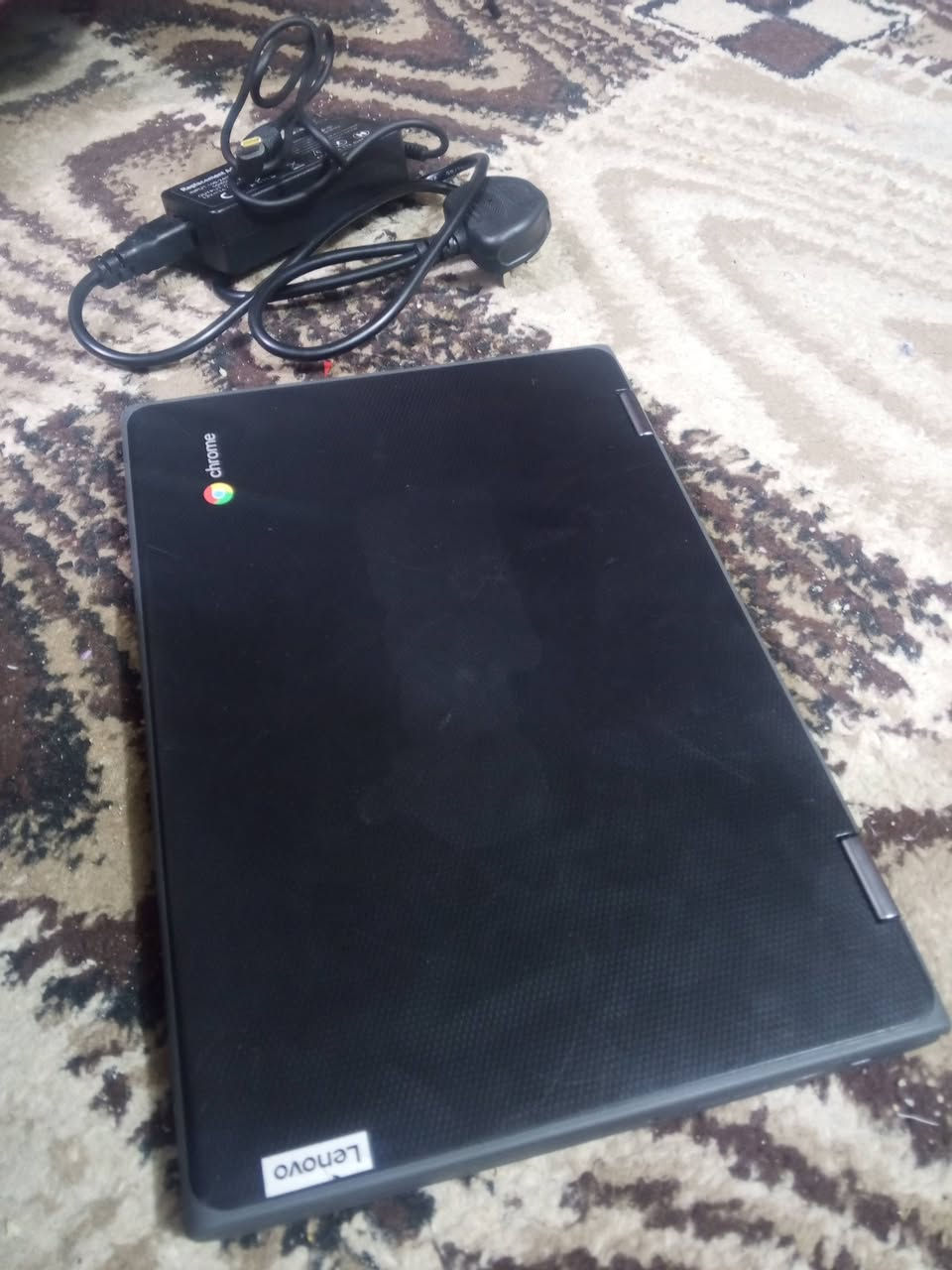 سلام عليكم 
لابتوب لينوفا قلاب اندرويد 
ذاكره 32 كيبورد عربي نكليزي 
مكاني بلد 
او مراوس بتلفون
***********
