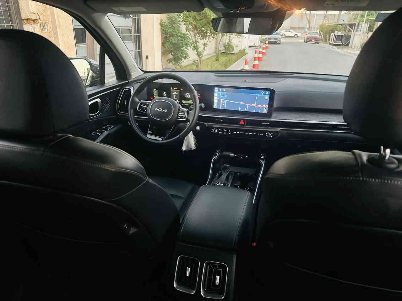 سورنتو 2024 EXتقرير غرق كصيت سيارةبصفها وبدلت كل غراضها بقى بس الكشر سيارة خير من الله   سعرها 270 مرقم بغداد بسمي  ***********
