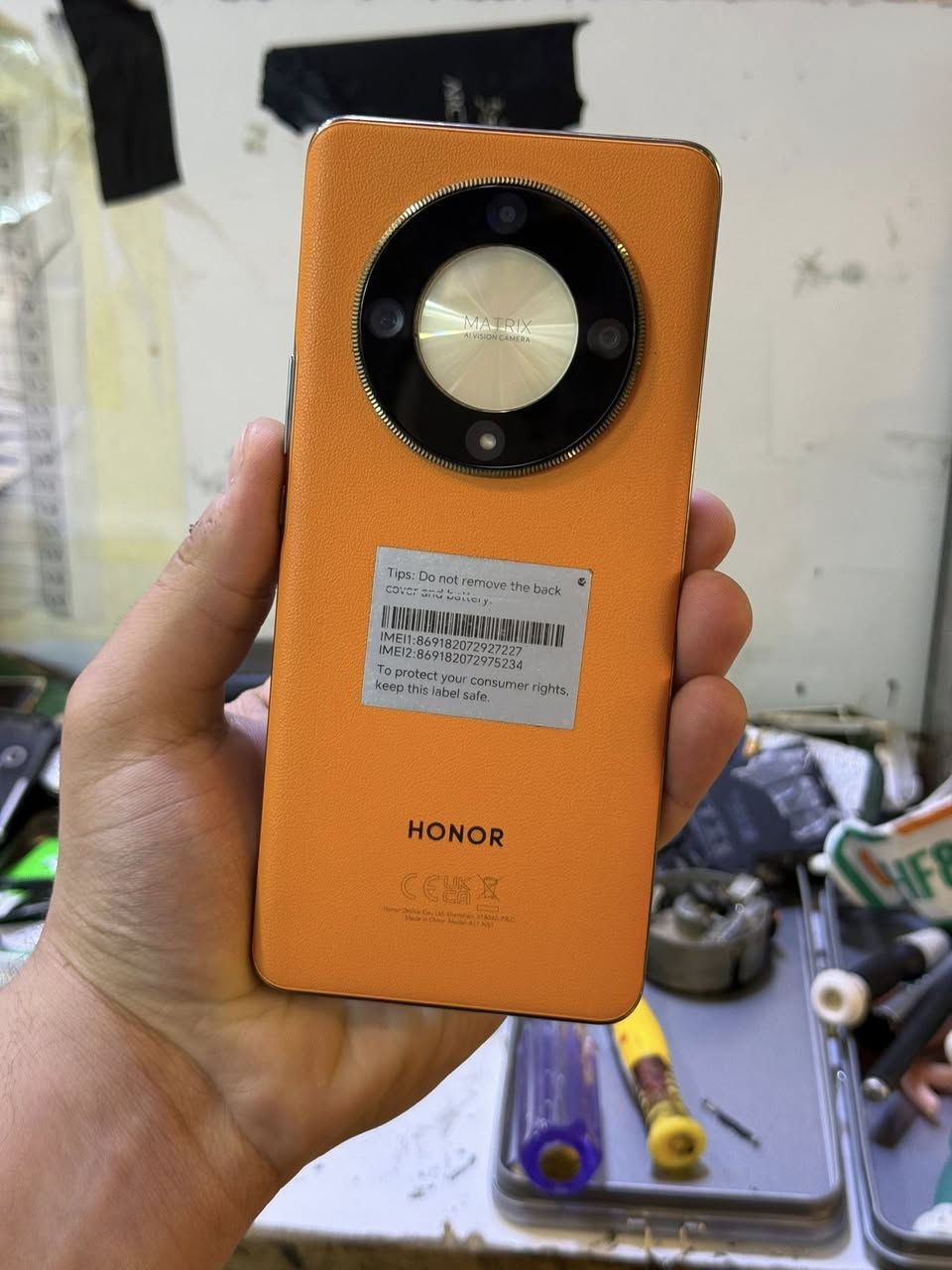 هونر X9b
ذاكره 256 
عشواي 12 
كامل ملحقات حتا سماعاته وياهه .
جهاز بعده نضيف ححيلل نضيف .
حمايةة ع كاميرات .
جهاز بعده ب نايلون
سعره 265  الف .
م رمادي
***********
