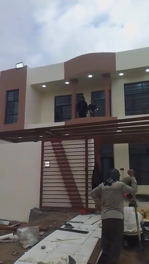 سلام عليكم متابعينا الكرام جانب من اعمالنه عرض خاص بالاسعار صبغ الواجهيات ولحديد بيبان شبابيك بابل لتواصل ***********
