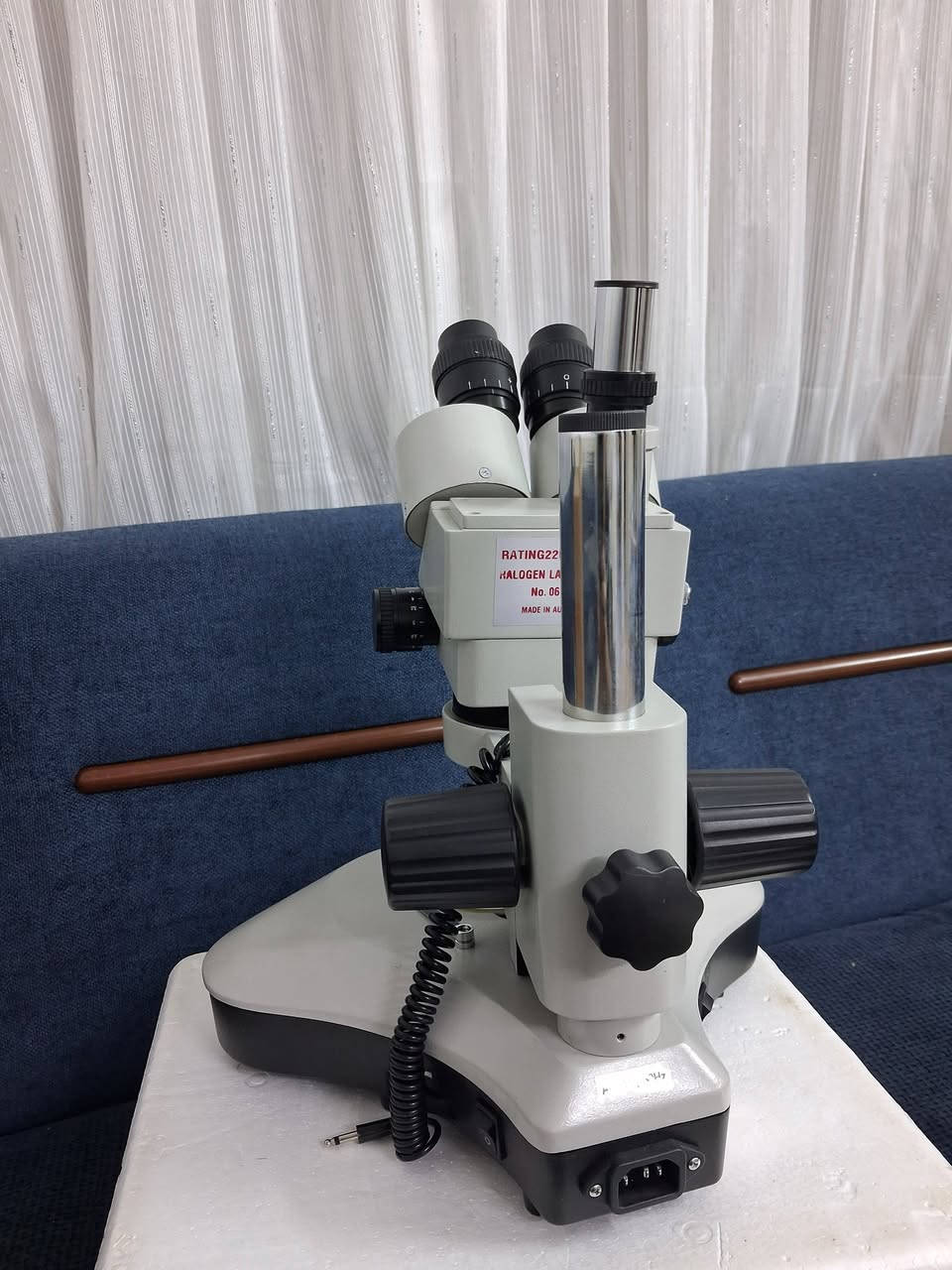 مايكروسكوب جديد غير مستعمل للبيع  ***********
