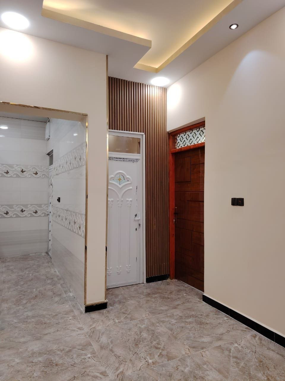 بيت  للبيع 

المساحه - 100م 

العنوان -  حي اور الثانيه مقاطعه 36 قرب سايدين الموحيه 
تفاصيل البناء - طابقين  مسلح حديث 
ط1 - غرفه +صاله+استقبال+مطبخ+صحيات
ط2 - غرف عدد2 +صاله+صحيات 

للمزيد من المعلومات يمكنكم التواصل معنا 
على صفحة الفيس بوك ( المثنى للعقار) 
او الاتصال على الرقم التالي 
ابو سيف  ***********
ابو سيف2  *********** 
للمزيد من العروض الدخول على الرابط
https://web.facebook.com/groups/353423759199621
او قناتنا على اليوتيوب
https://youtu.be/wNJnyaBvaoU ناصرية, ذي قار
