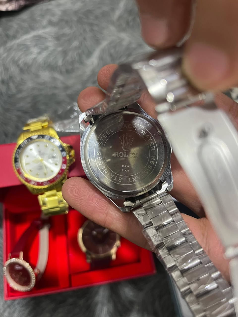 حـتى لو متشتري خلي لايك 
ساعات رولكس وكاسيو مختمات وزن ثقيل
القطعه 20 مع التوصيل
وشلعه هم ترهم


**إذا كنت صاحب هذا الإعلان وتريد حذفه لأي سبب، رجاءا أرسل رسالة إلى الدعم الفني**