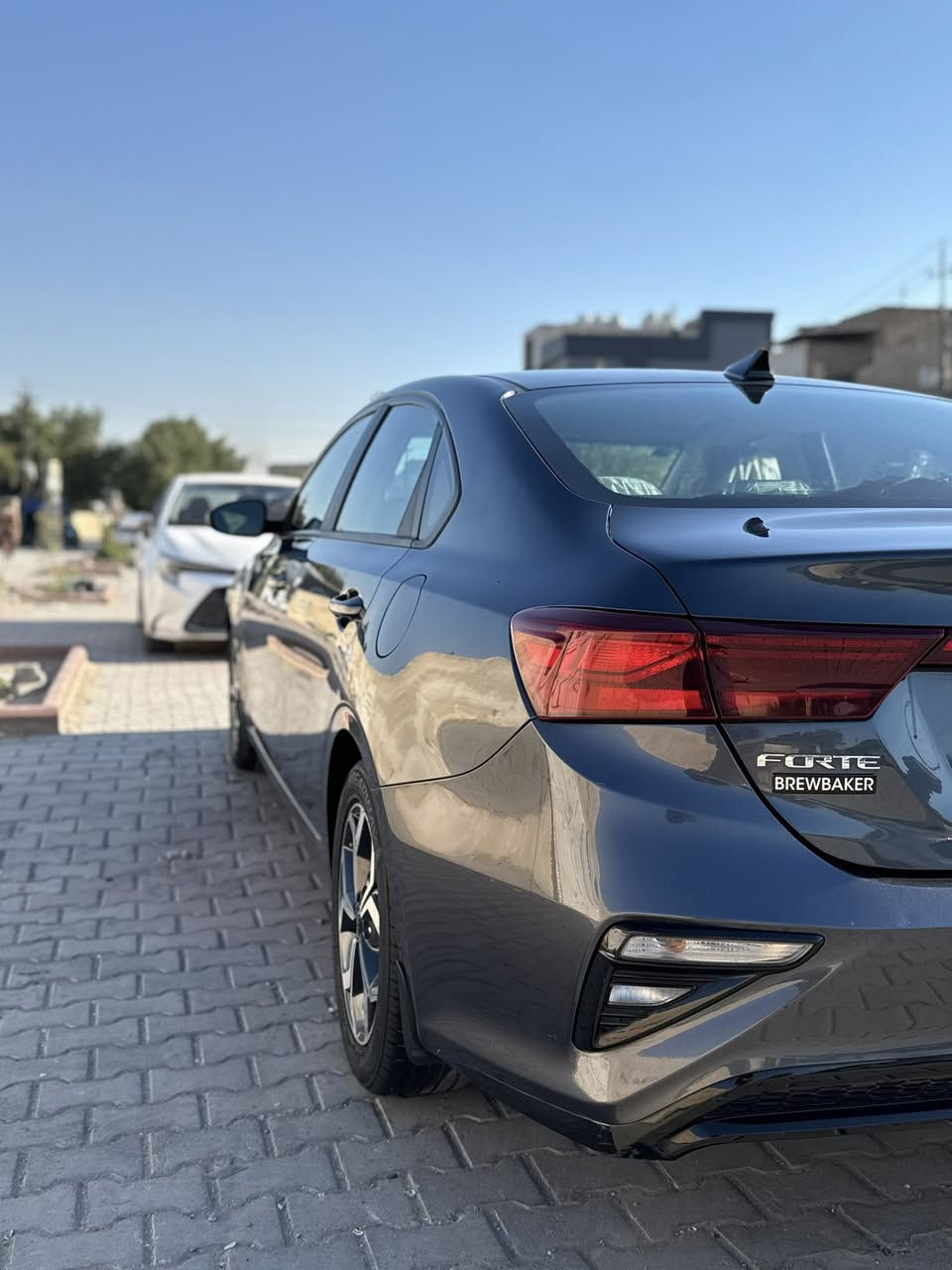 فورتي ٢٠٢١  امريكي حادثها ربع البنيد ومعمر نفسه سياره ليبل واحد ونظيفه بشكل ماشيه ٤٤ باسمي تحويل ثاني يوم سنويه جديده هزه جديده مكينه كير تبريد صدر تخم تاير  كله نظيف ومكفول 
رادار شاشه كامرا تحكم ستيرن تثبيت مسار فول عدا الفتحه والبصمه 
 رايدها ١٣٠ وبيها مجال بسيط مكاني بغداد الحرية رقمي ***********
