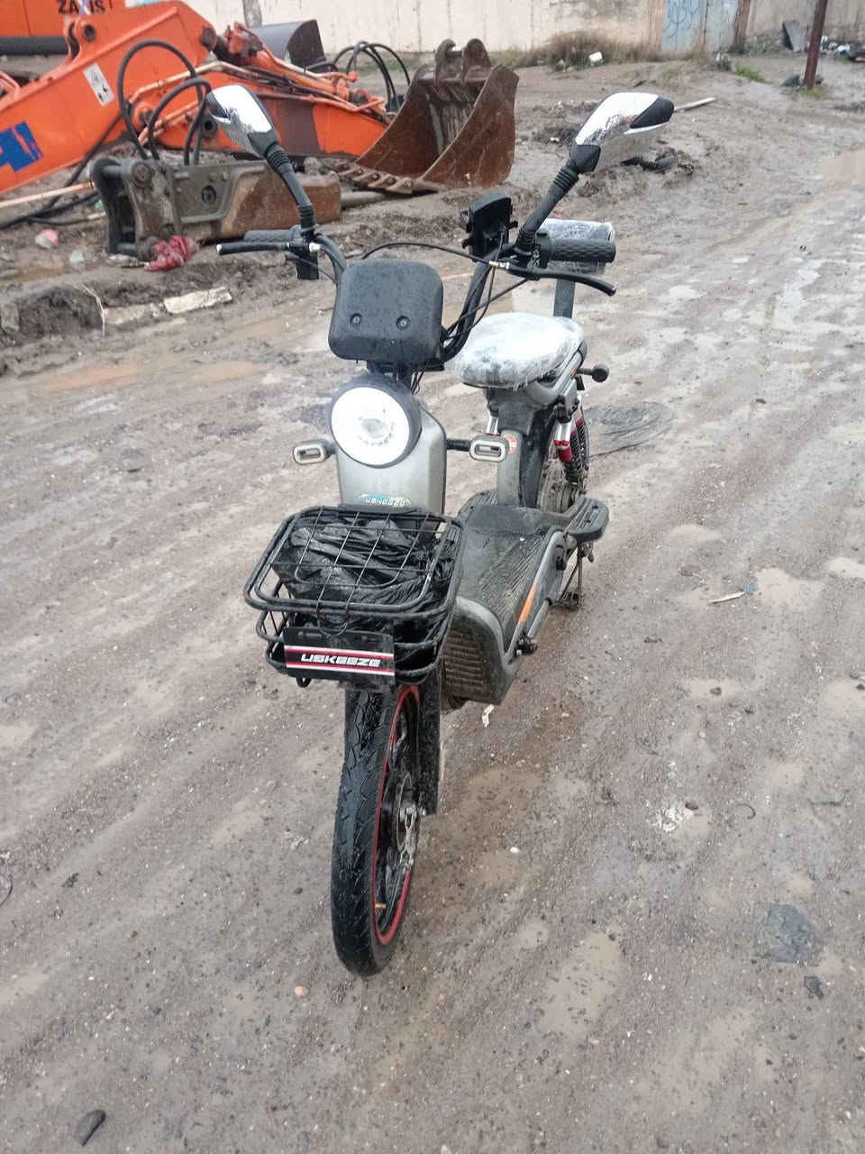 السلام عليكم ماطور شحن للبيع شرط كلشي مابي كلو شغال السعر 200 
رقمي ***********
