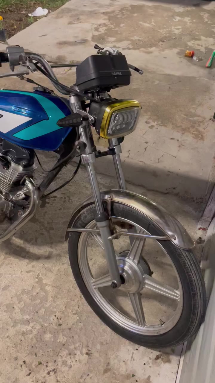 السلام عليكم دراجه ايراني للبيع اربعه كير تايكر موديل 2021الدراجه معمرةجديد مكينه خير من الله وكير خير من الله والدراجه كلش نضيفه مكاني بغداد السيديه السعر550وبيهه مجال الرقم ***********
