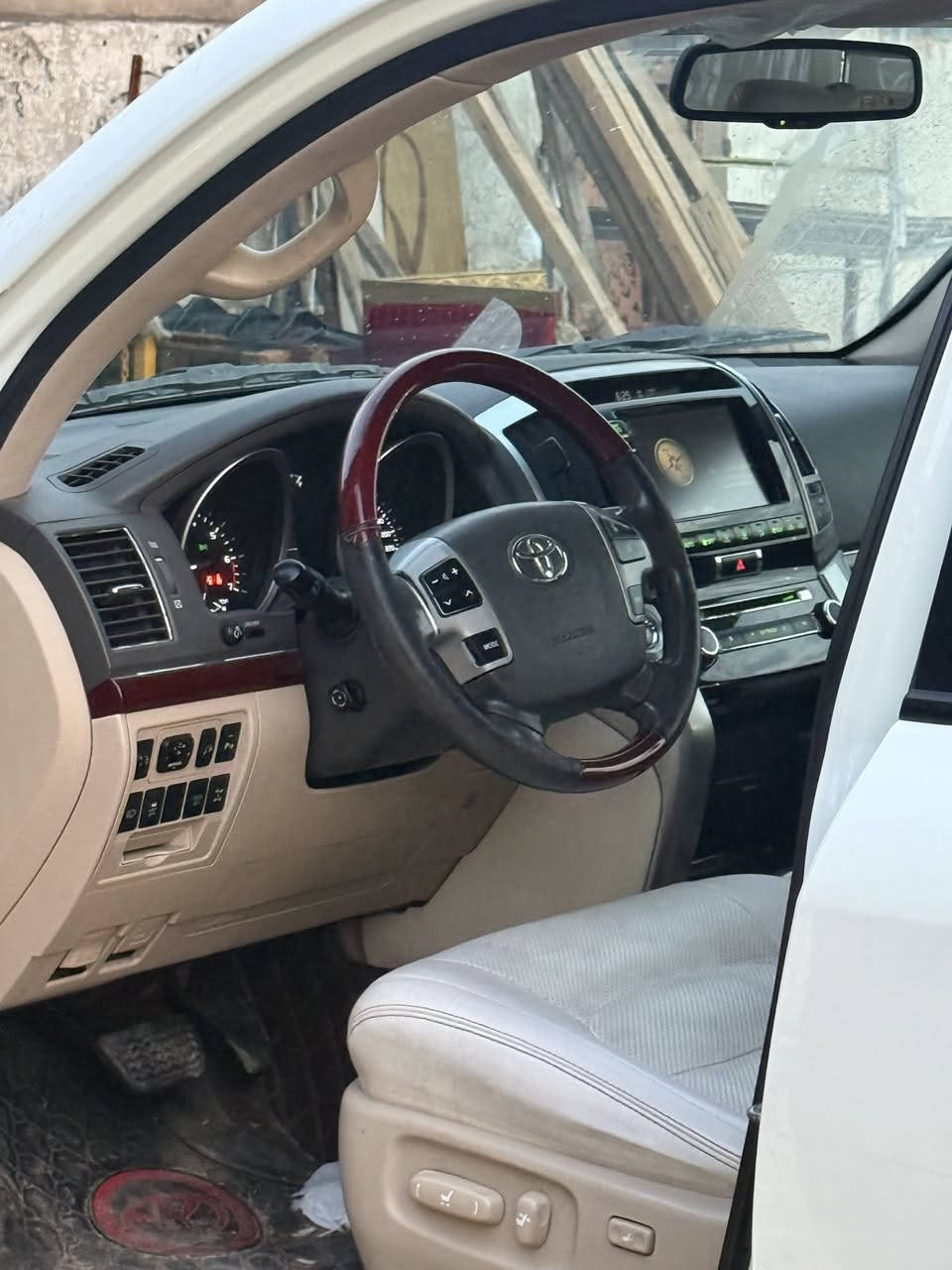 السلام عليكم للبيع لأندكروز موديل 2014
معروضه (370)او بيها مجال VXR رقم اربيل الجديد دولي بسمي تحويل ثاني يوم مكفولة كفاله عامه

فول مواصفات 1/1

حساس امامي

حساس خلفي

بصمه تشغل

بصمه اوبواب

فتحه سلايت

كشنات جلد اصلي

كشن كهرباء اتلاث حركات

محرك V8 

تشغيل عن بعد

8 ايرباك 

زراكات لايت 

مري شفط و قلاب 

مثبت سرعه 

سبعه راكب 

ثلاث قطع تبريد 

تحكمات ستيرن كامله 

4كامرات 

مطفايه حريق 

وباقي مواصفات معروفه. 

اللاستفسار على رقم *********** خاص  مغلق 🔏
