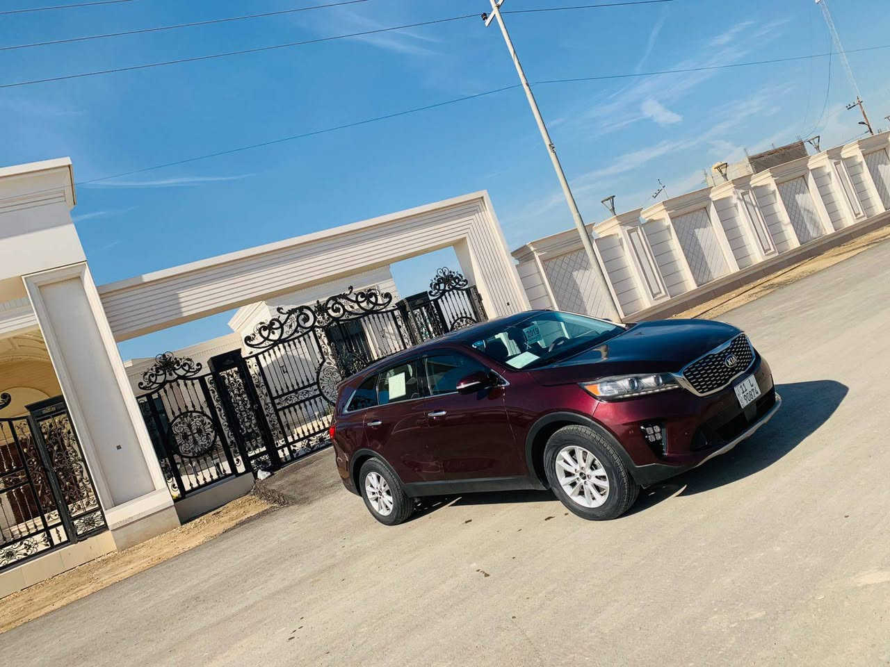 شرط ع أيد الحجي ومستعجل ع بيع
سلام عليكم ورحمه الله 

سورنتو أمريكي 2019  كير ومكينه شرط شركه ممفتوحات 
كير مكينه حداديه تخم تاير تبريد ثلج.. تدفئه سياره جديده سياره بيها 5 قطع صبغ بدون  دواخل رقم بغداد ب أسمي شخصيأ تحويل ثاني يوم .
سياره كتلوكات الشركه موجوده بيها 
ماشيه 70 الف 
4 سلندر 
مواصفات 
  قطعتين تبريد
7 راكب
تحكم جهتين.
شاشه كاربلي 
سستم سماعات 
كامره خلفيه 
كامره أماميه
3 انضمه قياده
رادار مري جانبي 
تحديد مسار 
4 حساسات 
منضومه زنون كامله

السعر 139 وبيها مجال 
***********
