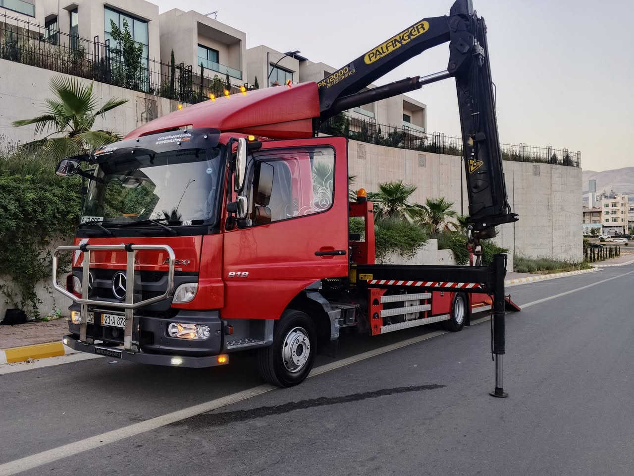 السلام عليكم ورحمة الله وبركاته 🌹
✨ للبيع: اتيكو كرين فلات ما شاء الله ✨
🚛 الموديل: 2005
🔹 الحجم: 818 / 6 برغي / 4 سلندر
المواصفات: ✅ تبريد بلادي
✅ هاف
✅ ستوب كهرباء
✅ جامات كهربائية
✅ هزّو سعودي
✅ تايرات خلفية جوبلس وأمامية سبرينك
🏗 الكرين: عكاف نوعية Bavinger أوروبي، بحالة جديدة جداً
✔️ حمولة 4 طن
✔️ عدد 2 سلايد
✨ ما شاء الله، السيارة نظيفة جداً وممشاها 400,000 كم فقط.
📏 طول البودي: 6.20 متر
🚪 مجهزة بباب دفترية وجَكَة.
السيارة كما موضحة في الصور، ولا تحتاج إلى أي مصروف، سيارة عمل جاهزة ومقتصدة في الاستهلاك، تحتاج فقط إلى سائق وعمل.
✅ الماكينة
✅ الكير
✅ الأكسل
✅ الشاصي
✅ القمر
✅ البوية
كلها مكفولة بشرط الفحص لدى أي ورشة صناعية.
📍 العنوان: السليمانية – مركز المدينة – بضبط  سەرچنار
🤝 اخوکم شابازي كرێن Shabaz Kren
📞 للاستفسار والمعلومات: ***********
🌹 الله يبارك للمشتري ويعوض على البائع بالخير إن شاء الله.
