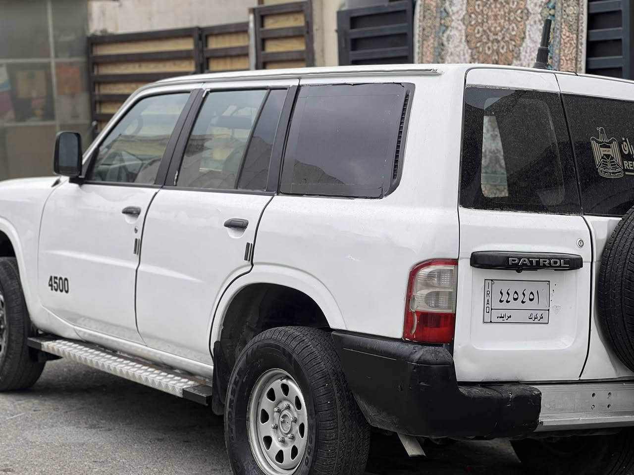 سلام عليكم نيسان بترول للبيع موديل 2002سياره مال مزايده اوراقه كامل رقم ماله هم واصل كير محرك بل شرط شاصي بل شرط سياره صبغ حزام مكان سياره كركوك سعر 68بي مجال مكلف بل نشر خابر صاحب سياره ***********
