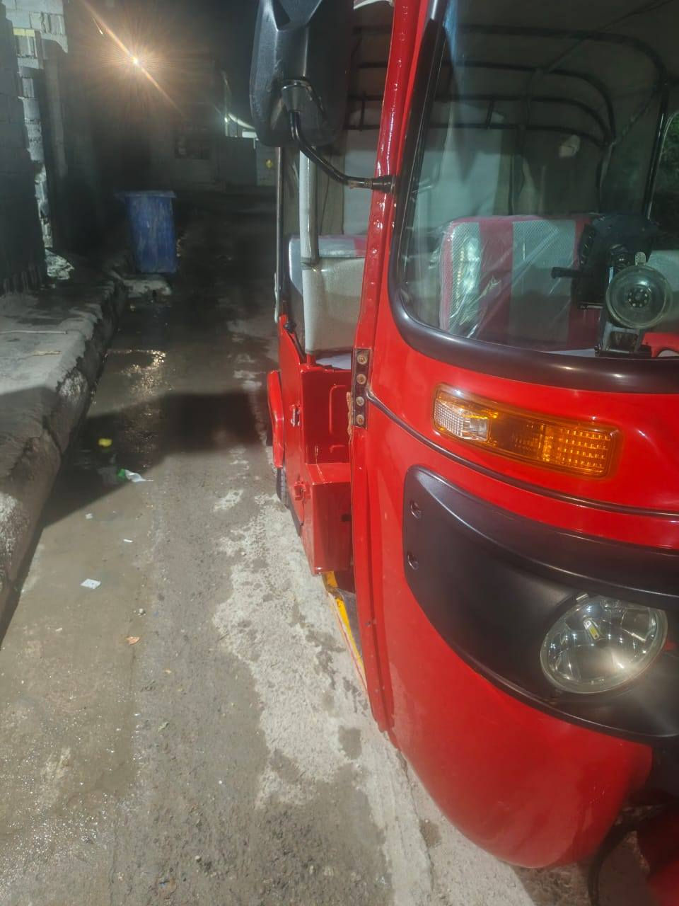 سلام عليكم تكتك موديل 2023 مضلع محرك كفاله اكسن كفاله كير كفاله لغود و صفاح كفاله بيها ضربه بسيطه موضحه بلفيديو تكتك ماشي بمعامله الترقيم ومستلم الوصلات باقي بس على الوحات وسنويه 
العنوان بغداد بياع حي التراث
 رقم الهاتف ***********
