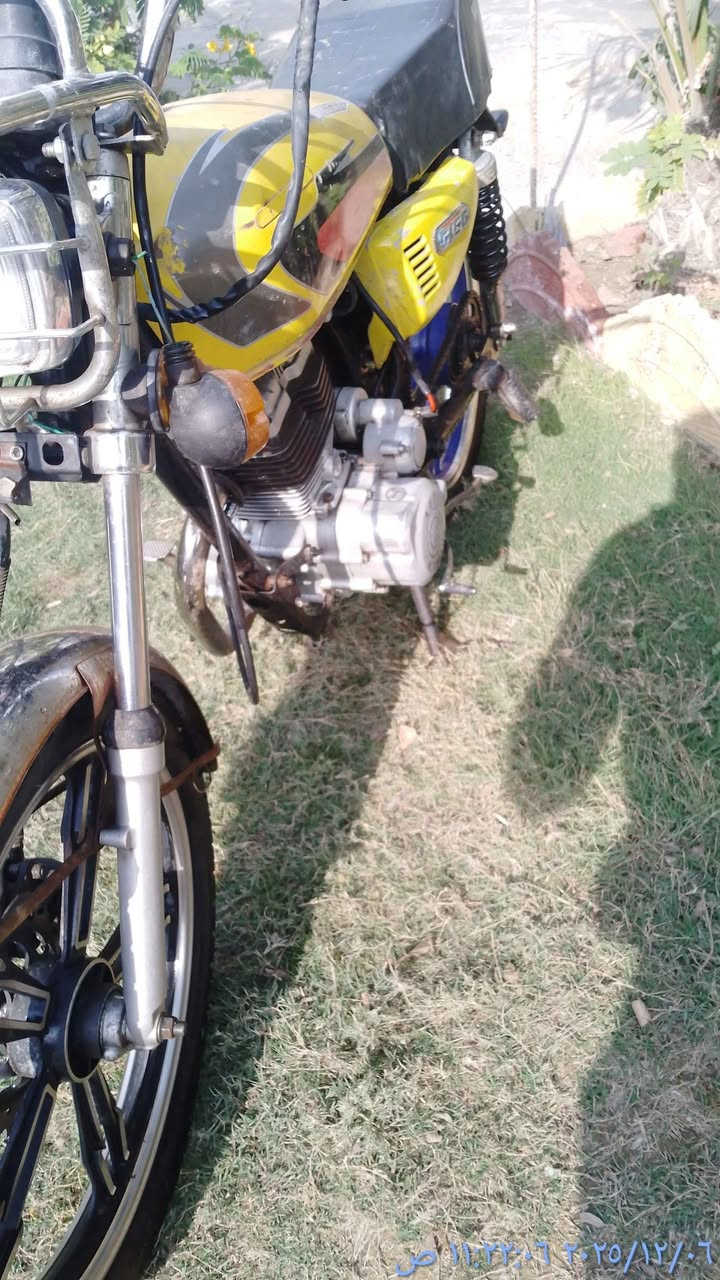 سلام عليكم دراجه ايراني محرك ستوته ضفيره جديدة بس يرادله ربط شاصي نضيف بيهة اورق سعر 375وبيهة مجال مكاني شعله سلاميات *********** بغداد, العراق
