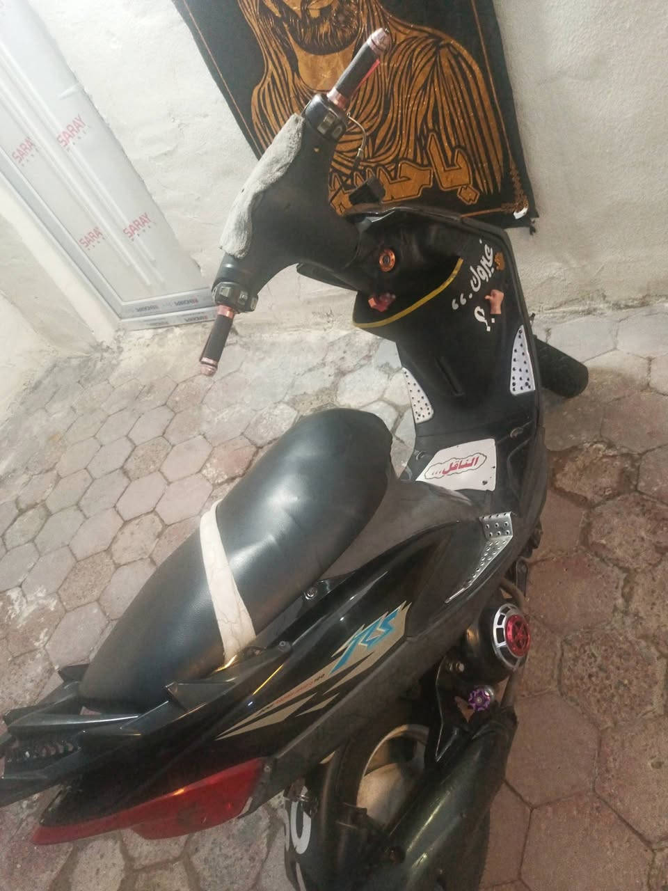 السلام عليكم 
دراجه ماكس عدله للبيع سلف هندر كلشي شغال بيه 
بس مزوده خرسه صوت مابيه شىط الفحص ناصريه حي الفداء السعر 600 
***********

