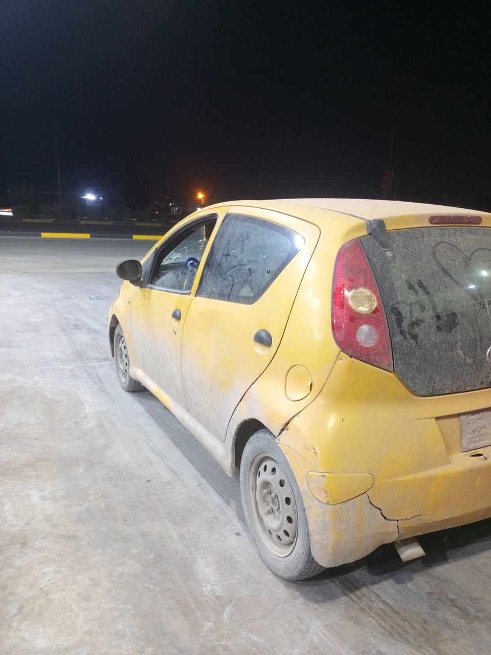 السلام عليكم شباب سياره للبيع بي واي دي صالون موديل 2011 رقم نجف احمر راعيها ما واصله تكفل سرقه وعشائر فقط ماكينه وكير وشواصي مكفولات حداديه جديده تخم تاير جديد دواخل نظيفه كهربائيات كلها شغاله سياره جاهزه حلو نظيفه خير من الله السعر 11 ورقه بيها مجال للطيبين مكاني بابل الحله ما متواجد على الفيس هذا رقمي الاستفسار انتصل وتدلل ***********
