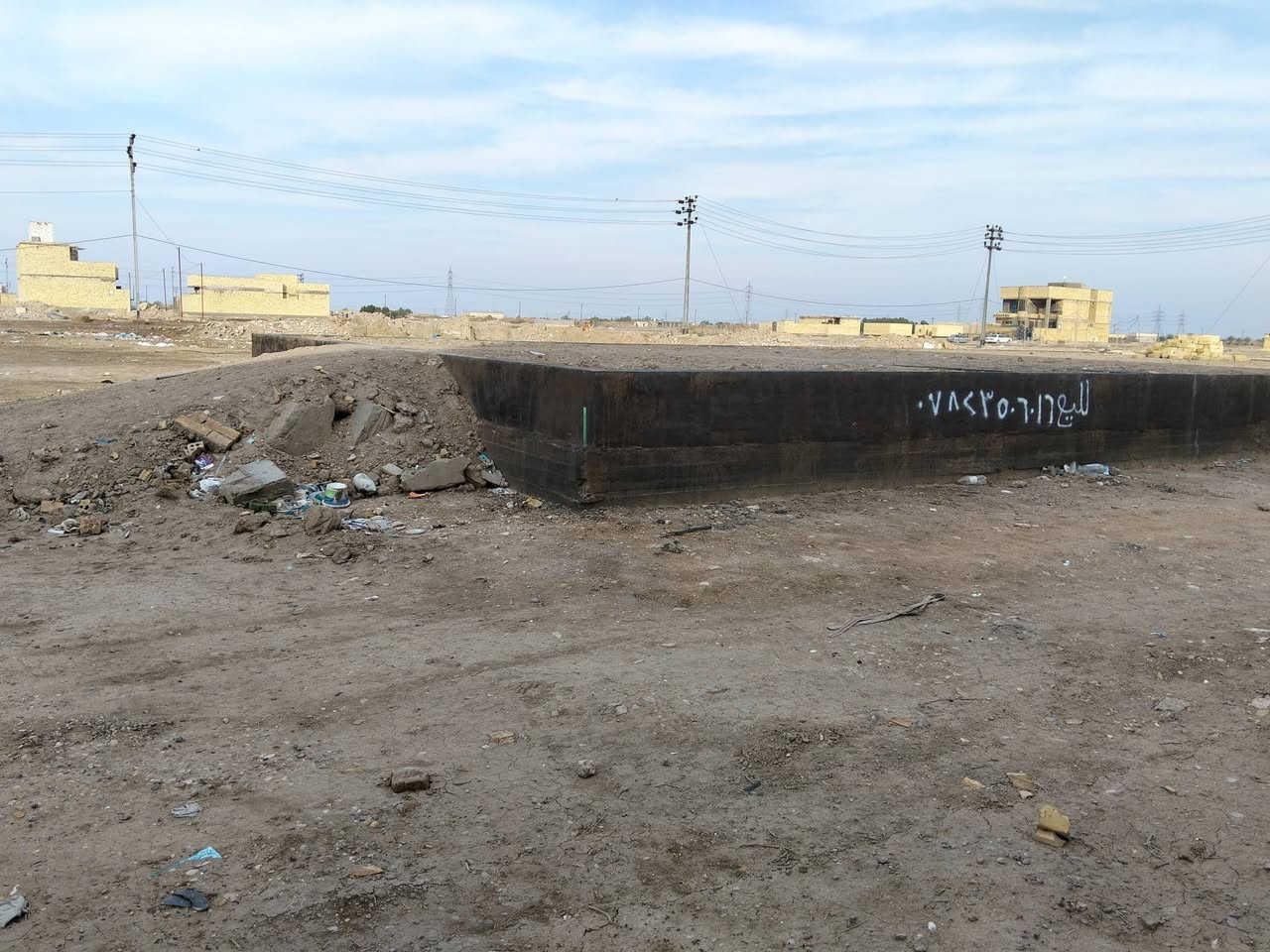 بتلو للبيع حي الفداء كونكريت مسلح40في60 مساحة 200 ماء كهرباء جاهز للبناء رقم مقاطعة 25067 بسمي ***********
