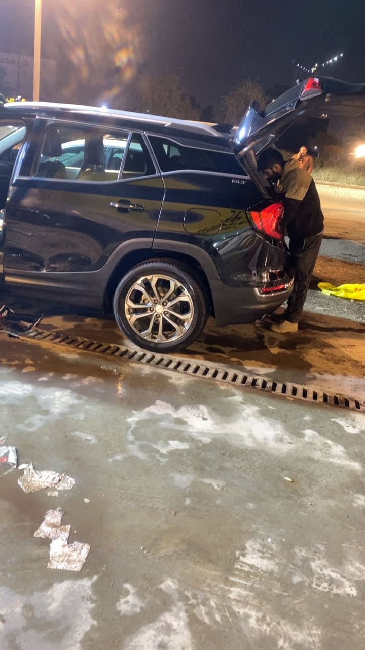 السلام عليكم تيران محرك 2000 موديل 18 فووول مواصفات وارد امريكي صور الحادث والسونار مرفق بالصورللبيع السعر مناسب 170 ورقه بيها مجال اخوان للاستفسار الاتصل أو واتس اب *********** وشكراً للجميع
