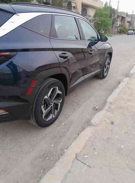 السلام عليكم سيارة للبيع هونداي توسان  حبري هايبرد وارد امريكي موديل ٢٠٢٣ رقم بغداد فول مواصفات ١/١  بانوراماوبصمتين بصمة تشغيل وبصمة ابواب وكشن كهرباء وتدفئة كشنات ورادارات ويل ١٩  وجنطة كهرباء وحساسات وتشغيل عن بعد وهواي مواصفات والحادث بالمنشور بدون دواخل وماشية ٤٣ مكاني بغداد والسعر ١٩٠ للاتصال ***********
