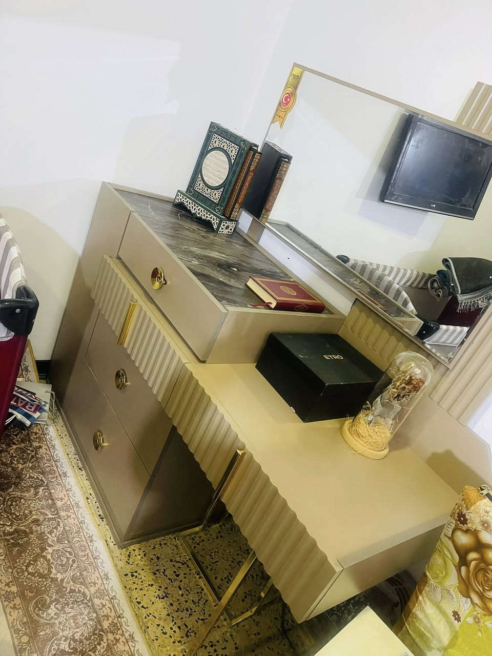 عندي غرفة نوم للبيع وبعد اكو شازلون ومرايه


**إذا كنت صاحب هذا الإعلان وتريد حذفه لأي سبب، رجاءا أرسل رسالة إلى الدعم الفني**