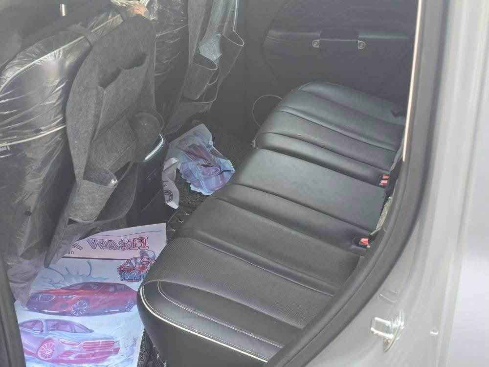 🚙 للبيع | تانك 300 موديل 2023 | لون إسمنتي
رقم اربيل

🔥 استخدام نظيف جداً  🔥

المواصفات:
• الموديل: 2023
• الشركة: كريت وال (GWM)
• النوع: تانك 300
• اللون: إسمنتي
• الممشى: 65,000 كم
• المحرك: 2.0 Turbo
• القير: أوتوماتيك
• الدفع: 4×4

---

الحالة:

• الميكانيك: ممتاز جداً
• الكهرباء: بدون أي ملاحظات
• الداخليات: نظيفة جداً
• البودي: وكالة — بدون صبغ أو تعديل نهائياً
• استخدام خاص ومحافظ عليه

---

المزايا والإضافات:

• كاميرات 360°
• شاشة كبيرة تدعم أبل كار بلاي / أندرويد أوتو
• أوضاع قيادة متعددة
• نظام تحكم بالانحدار
• حساسات أمامية وخلفية
• أنظمة أمان حديثة
• مقاعد مريحة

---
السعر ٢٨٠ ورقة،قفل
📱 للتواصل عبر واتس آب:
***********
