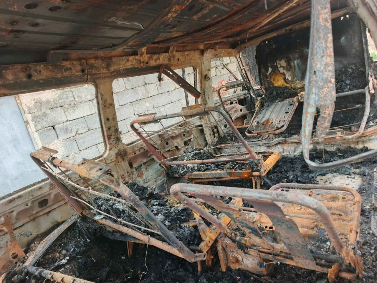 كيه بسته للبيع محرك وكير واكسن ورقم بغداد الماني بسمي امصفره  سنويه جديده امصفره 15ورقه المكان بغداد الطيفيه ***********///***********
