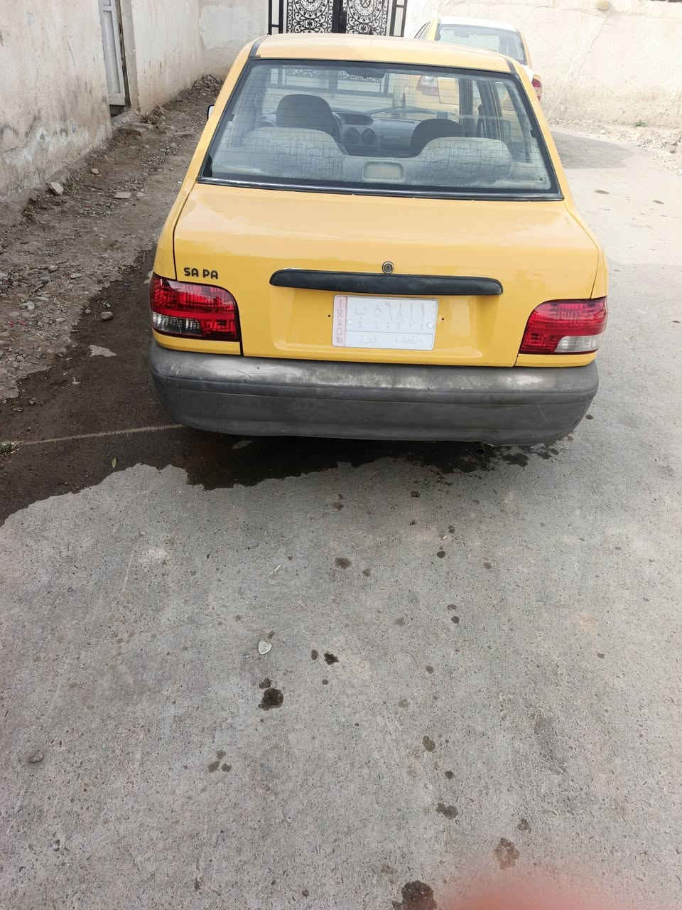 السلام وعليكم شباب سايبه موديل 2012كير مكينه شواصي جدد سياره بلاديه كله بيه صبغ خياسات  معمره فقط مصفره تحويل ثاني يوم سعر ٢٨وبيه مجال مكاني بغداد مرور التاجي ***********
