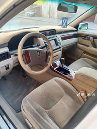 ملكه كرستال • دكمتين • محرك دي فور